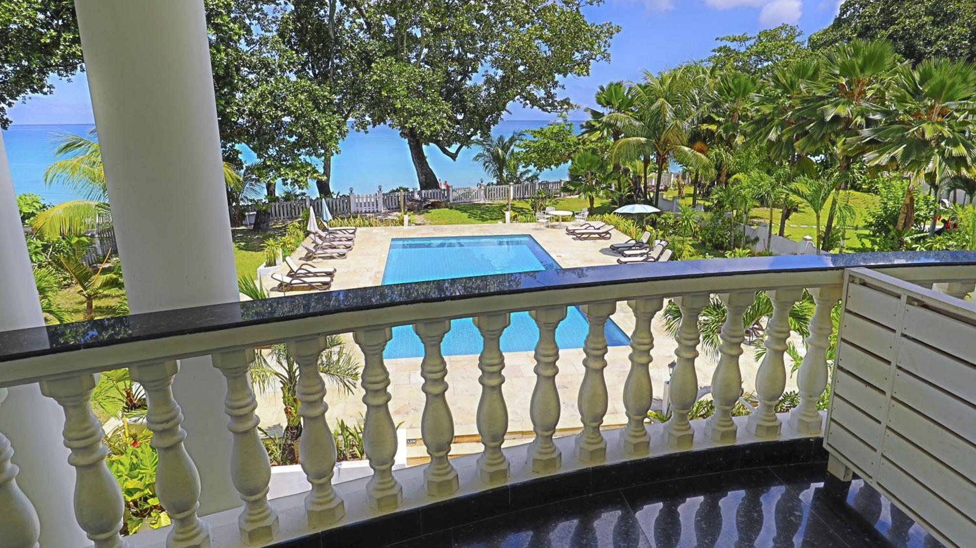 Chateau Elysium Hotel Beau Vallon  Exterior photo