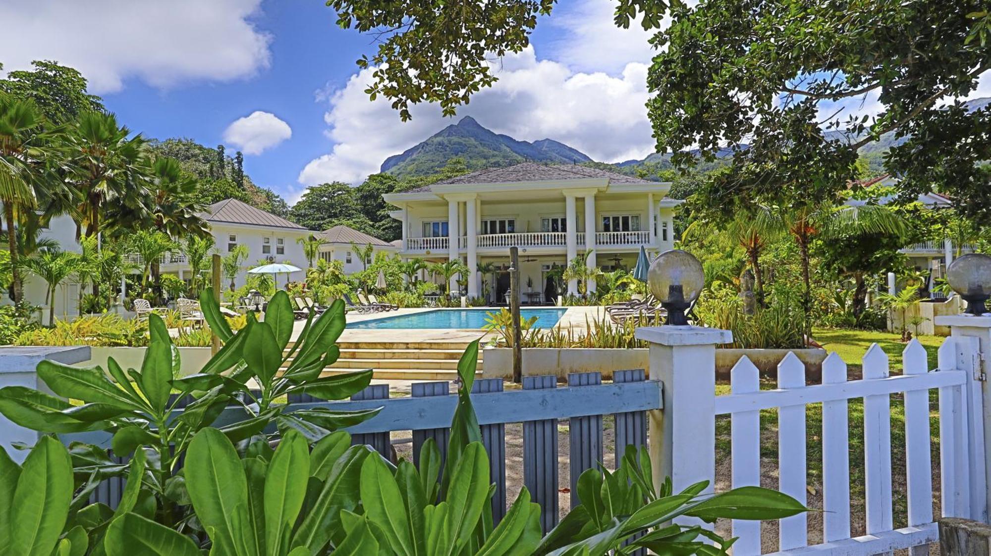 Chateau Elysium Hotel Beau Vallon  Exterior photo