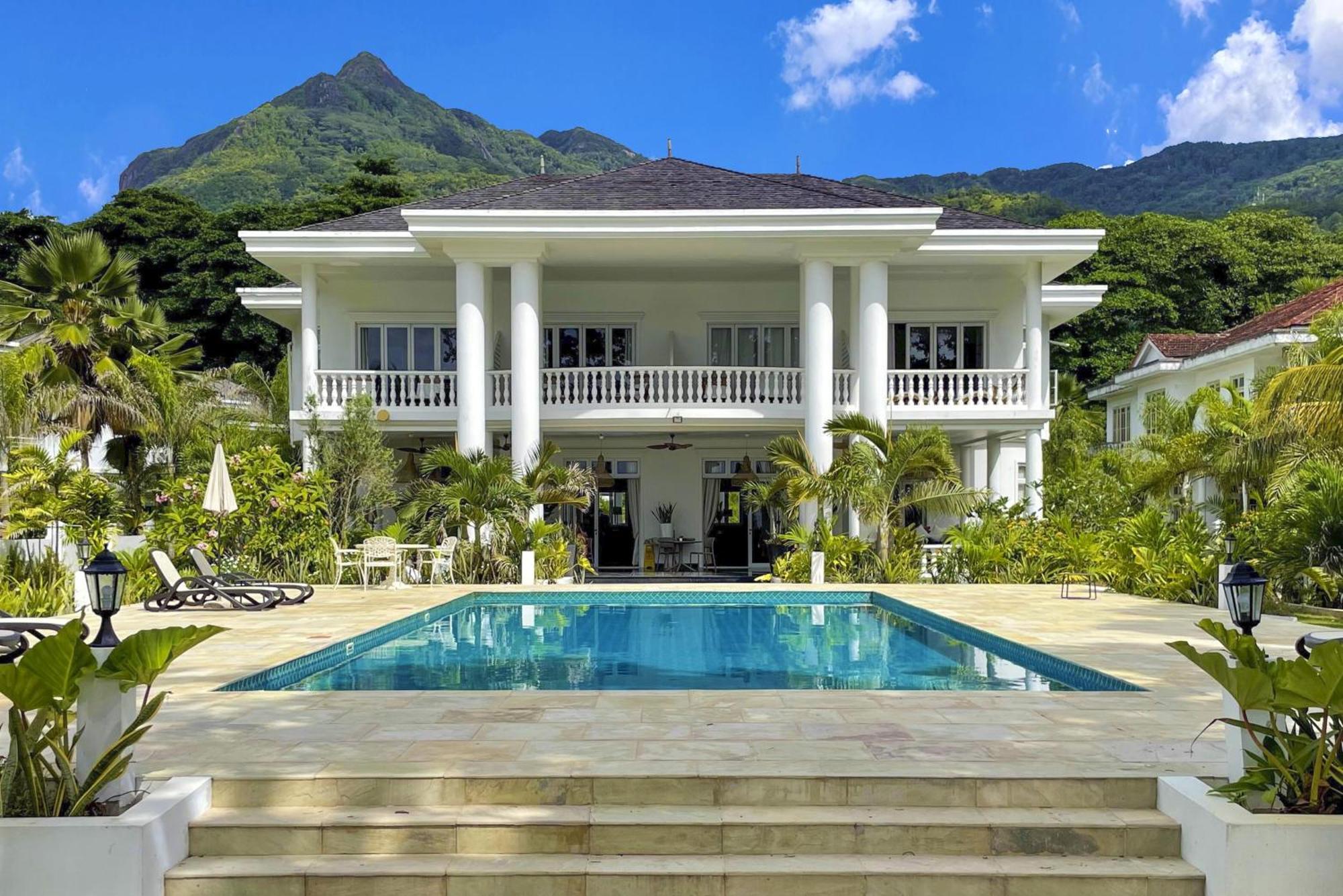 Chateau Elysium Hotel Beau Vallon  Exterior photo