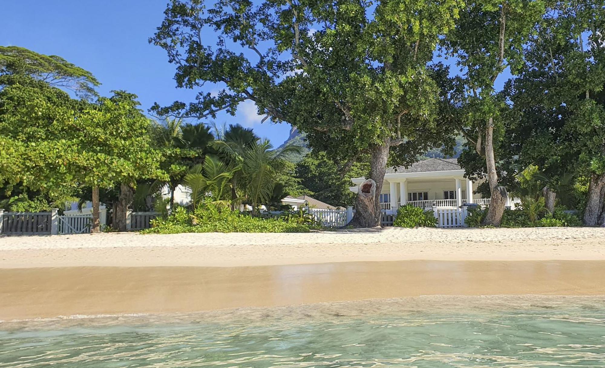 Chateau Elysium Hotel Beau Vallon  Exterior photo