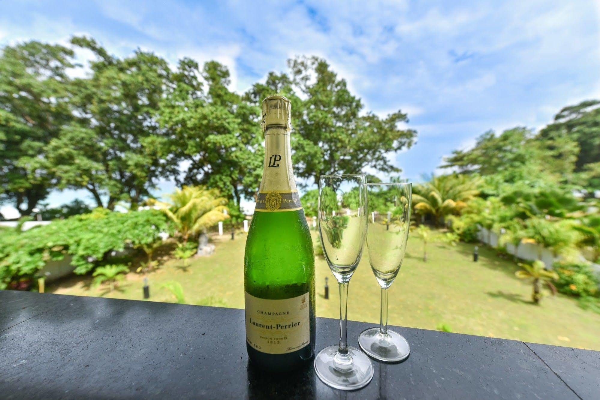 Chateau Elysium Beau Vallon  Exterior photo