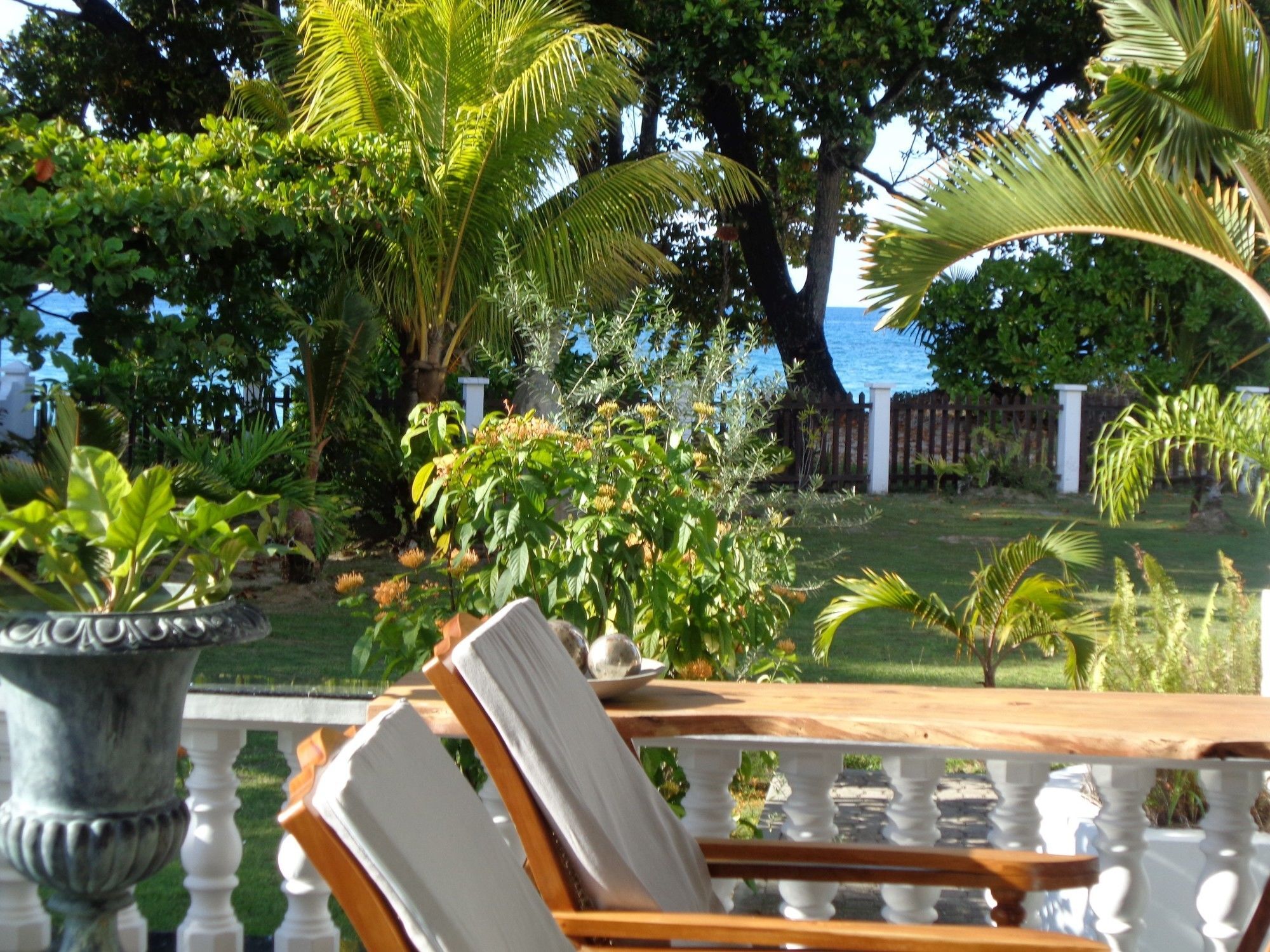 Chateau Elysium Hotel Beau Vallon  Exterior photo